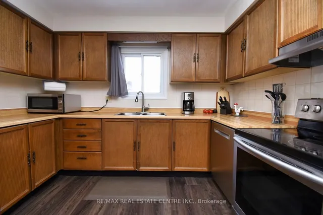 Additional image 15 of 56 Muscot Dr