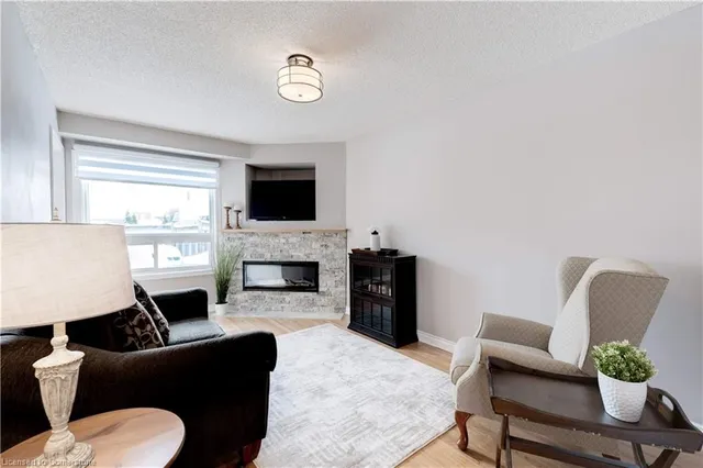 Additional image 18 of 85 Chatsworth Cres