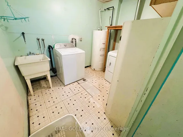 Additional image 13 of 1624 Bloor St Unit 17