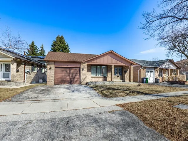 5 Whistling Hills Dr