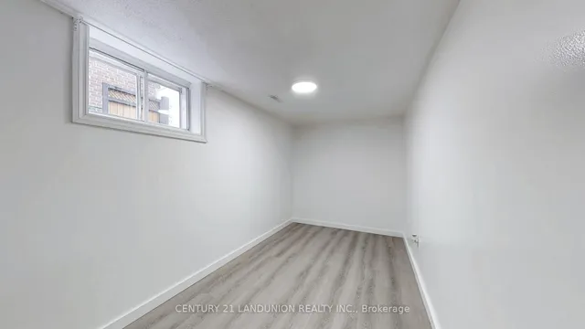 Additional image 36 of 343 Kipling Ave