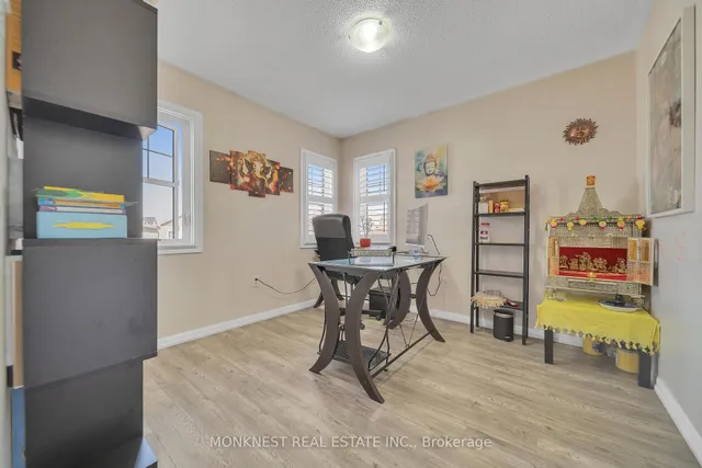 Additional image 27 of 97 Miracle Tr