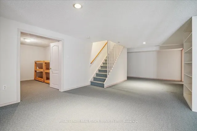 Additional image 30 of 2076 Pelee Blvd