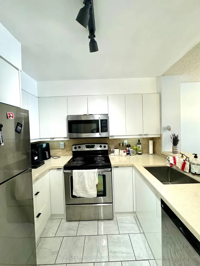 Additional image 8 of 7 Carlton St Unit 809