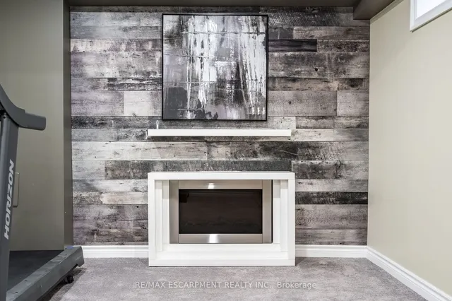 Additional image 28 of 1493 Ester Dr