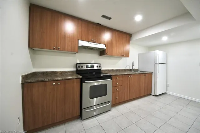 Additional image 29 of 38 Verona St