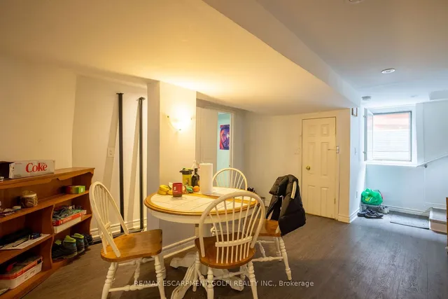 Additional image 21 of 86 Whitney Ave