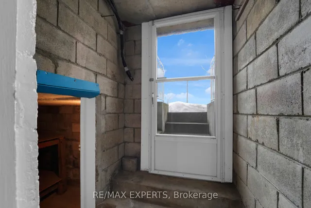 Additional image 40 of 124 Spears St