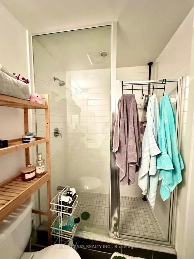 Additional image 12 of 59 East Liberty St Unit 1702