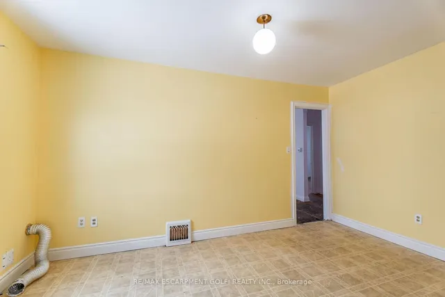 Additional image 18 of 69 Vansitmart Ave