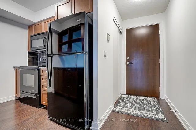 Additional image 9 of 181 Village Green Sq Unit 1511