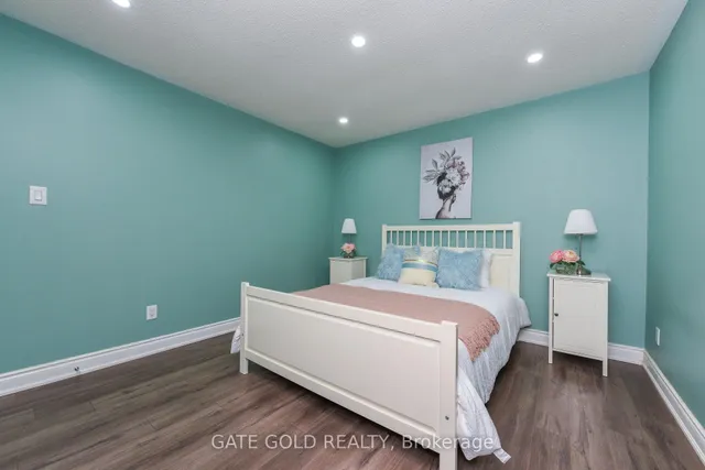 Additional image 29 of 23 HARTFORD Tr