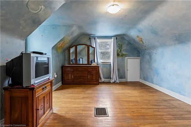 Additional image 21 of 272 Cumberland Ave