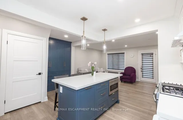 Additional image 19 of 1809 Upper Wentworth St Unit 22
