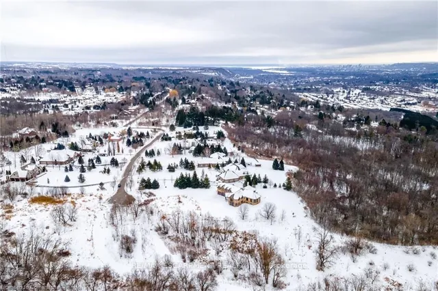 Additional image 39 of 76 Oak Ave