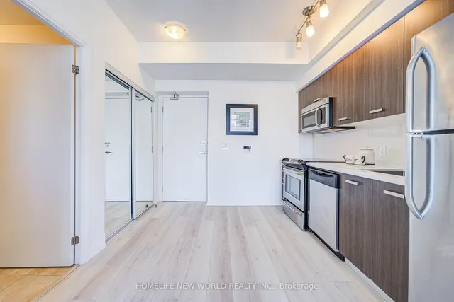 Additional image 14 of 832 Bay St Unit 2209