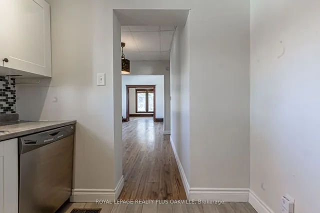 Additional image 14 of 58 Lorne Ave