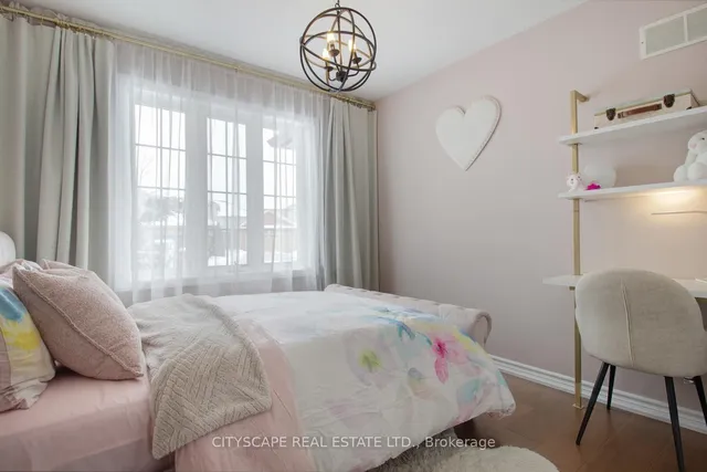 Additional image 28 of 11 Penfold Crt