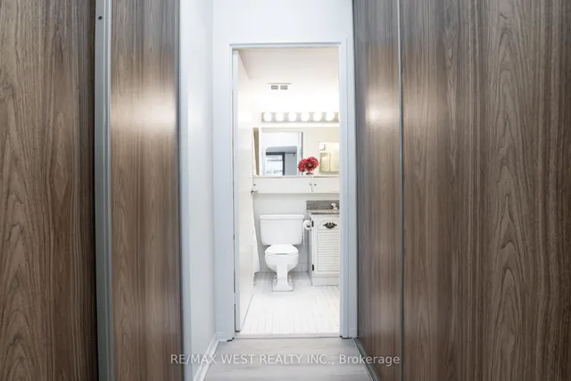 Additional image 22 of 100 Quebec Ave Unit 301