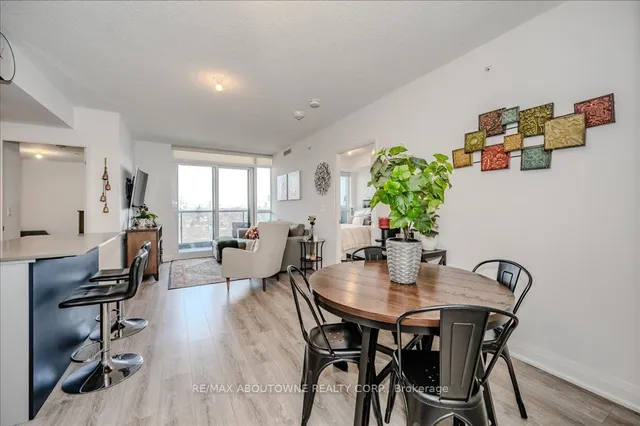 Additional image 5 of 26 Gibbs Rd Unit 926