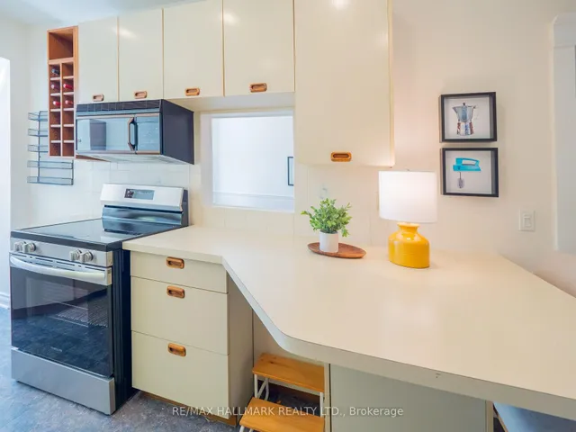 Additional image 14 of 163 Browning Ave