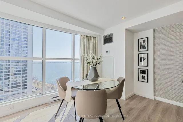 Additional image 34 of 99 Harbour Sq Unit 2002