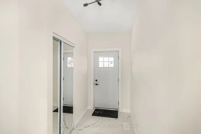 Additional image 6 of 922 Burlington St