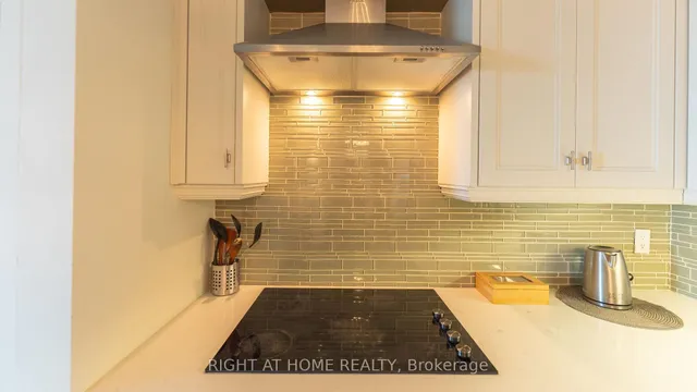 Additional image 21 of 77 Harbour Sq Unit 2412