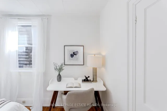 Additional image 30 of 46 Thyra Ave