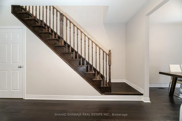 Additional image 23 of 501 Bessborough Dr