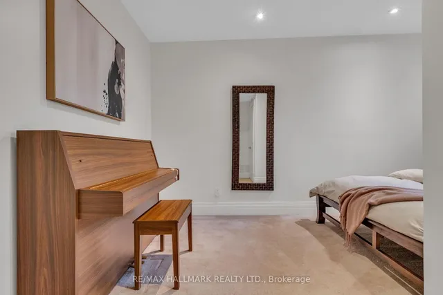 Additional image 43 of 485 Davisville Ave