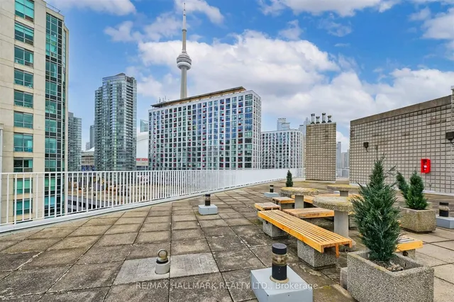 Additional image 38 of 401 Queens Quay Unit 307