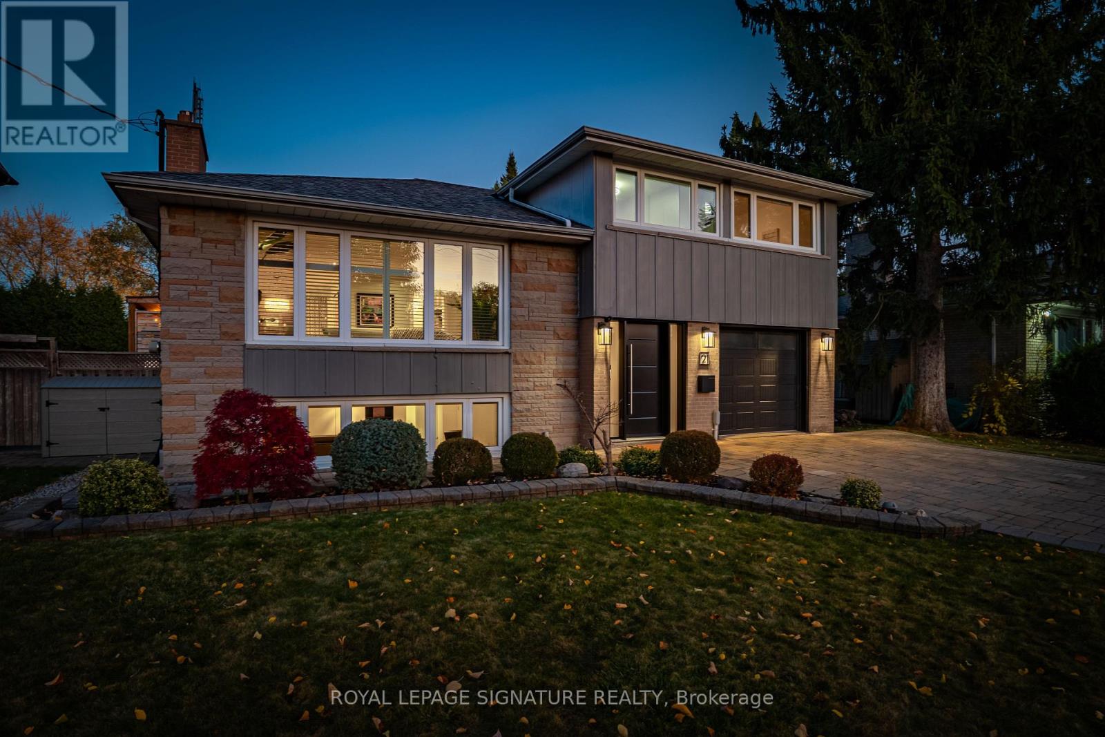 21 PAGE AVENUE|Toronto (Bayview Village), Ontario M6S2P6
