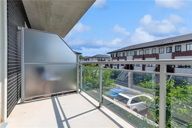 Additional image 18 of 16 MARKLE Cres Unit 213