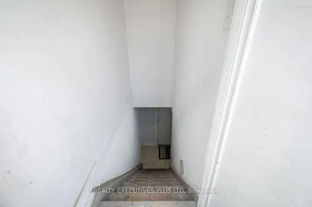 Additional image 14 of 1435 Kingston Rd