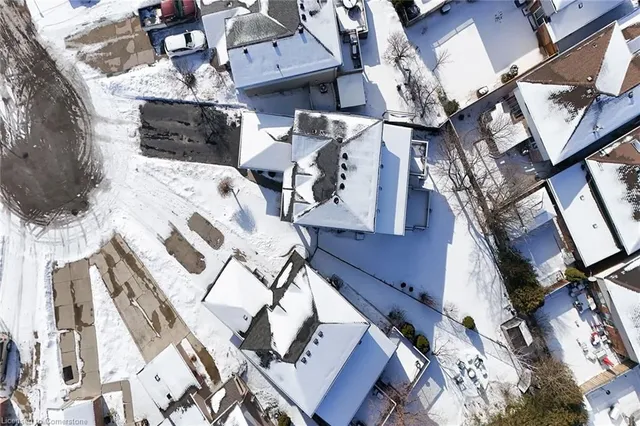 Additional image 32 of 10 Amherst Cir