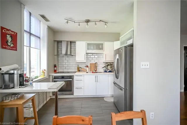 Additional image 9 of 36 James St Unit 905