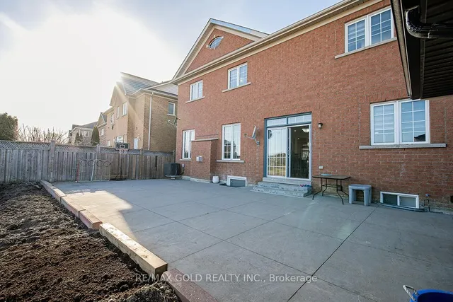 Additional image 48 of 17 Yellow Pine Rd