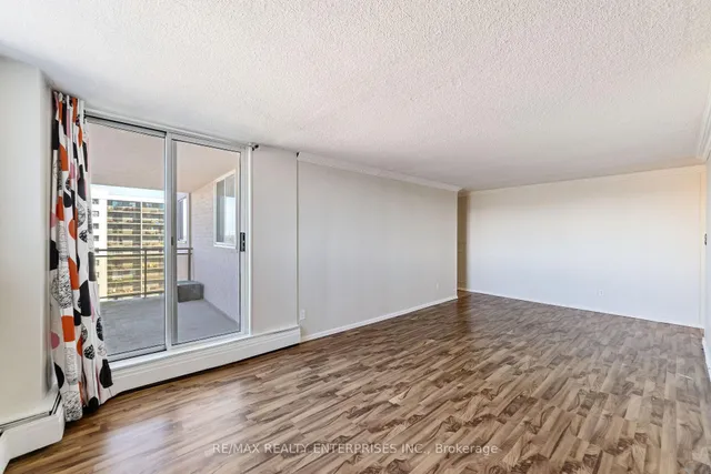 Additional image 22 of 975 WARWICK Crt Unit 1402