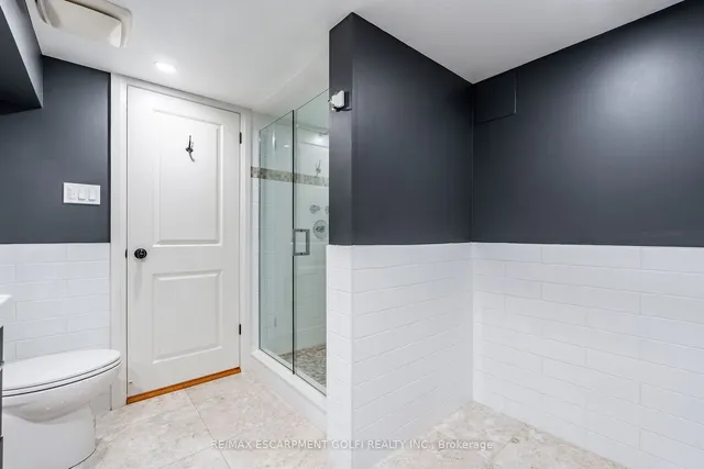 Additional image 35 of 165 Aberdeen Ave