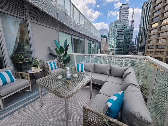 Additional image 21 of 15 Queens Quay Unit 921