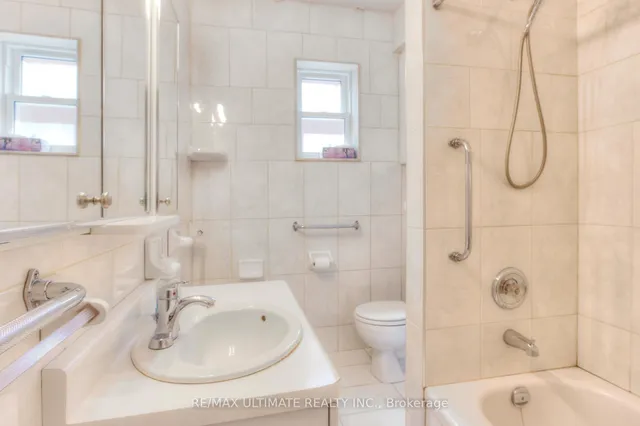 Additional image 8 of 1652 Dufferin St