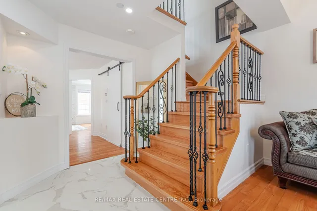 Additional image 18 of 577 Caverhill Cres