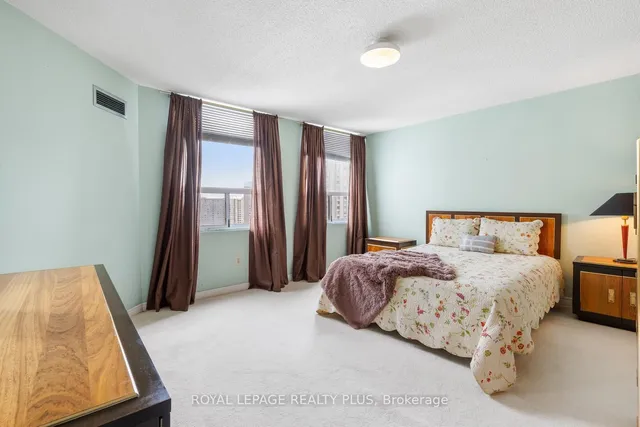 Additional image 23 of 3650 Kaneff Cres Unit 1002