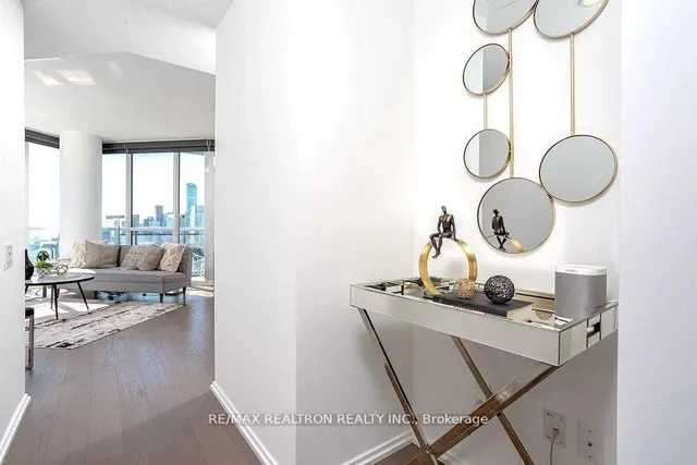 Additional image 19 of 45 Charles St Unit 4815