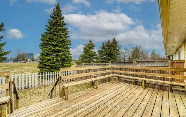 Additional image 29 of 92 Timberlane Cres