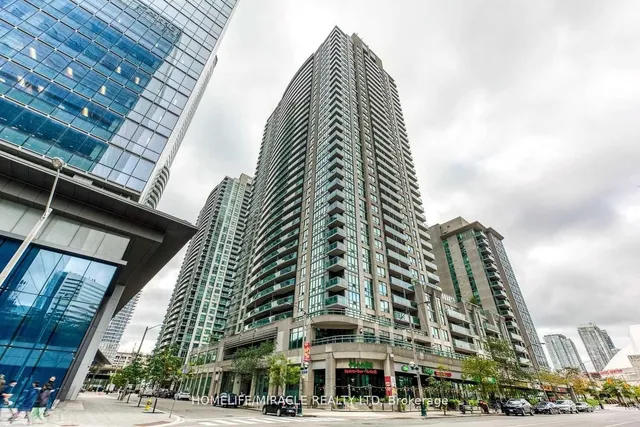 30 Grand Trunk Cres Unit 302