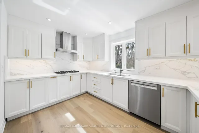 Additional image 16 of 27 Christine Cres