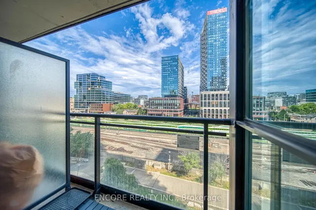 Additional image 30 of 25 Capreol Crt Unit 706