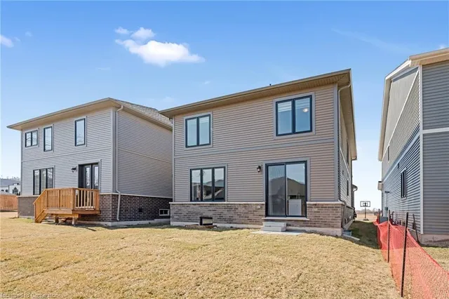 Additional image 36 of 127 Starfire Cres